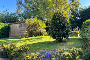 Communal garden- click for photo gallery